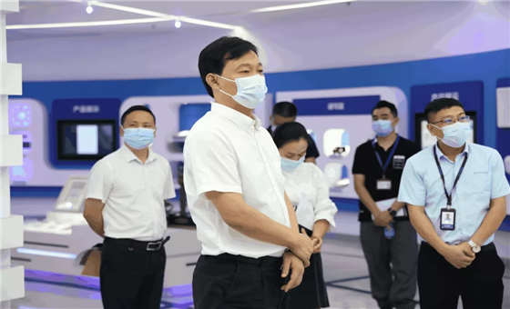 光明区委副书记、政法委书记张华伟莅临优德88调研指导